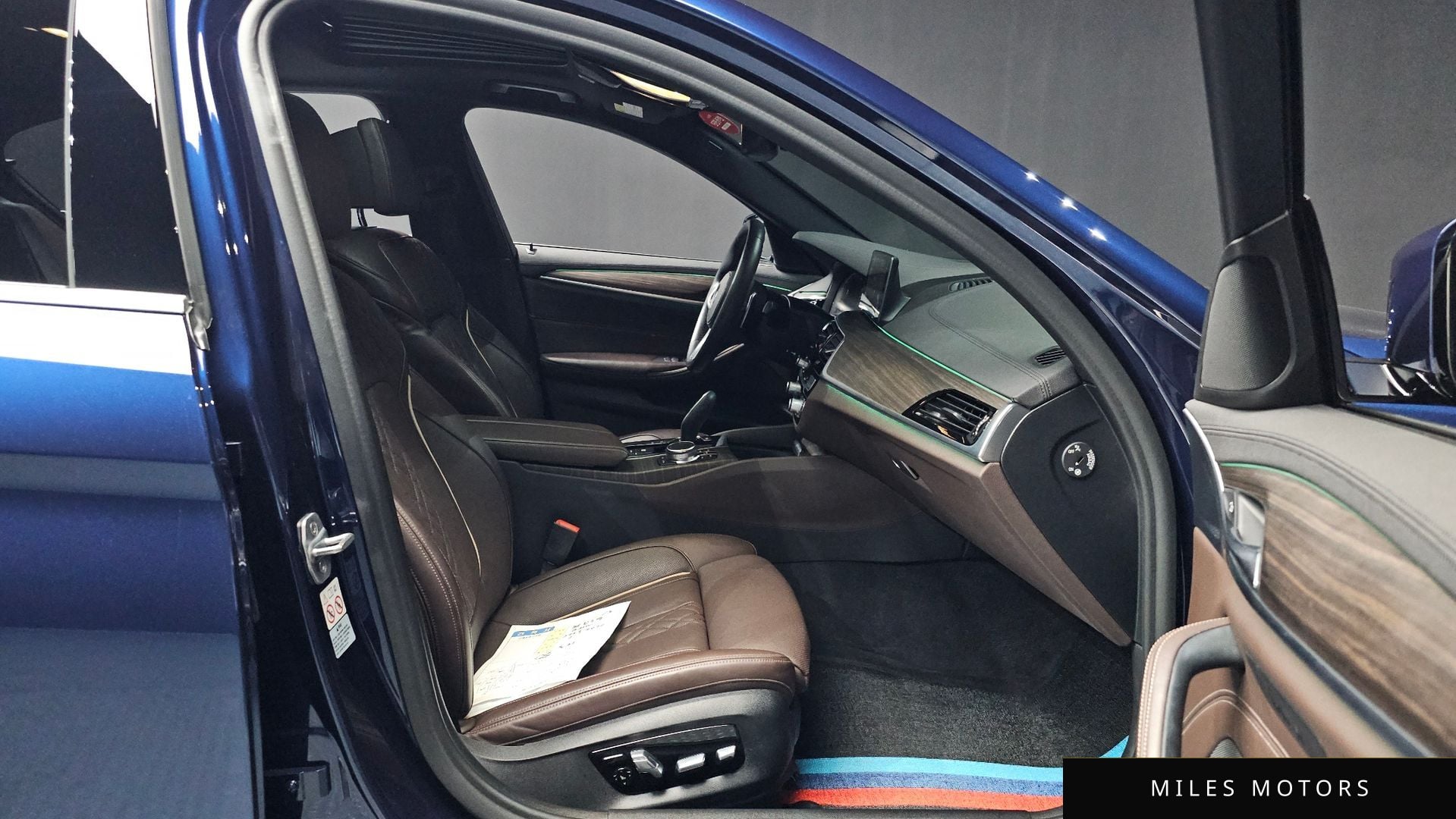 BMW 5 Series (G30) 2020 — миниатюра 11