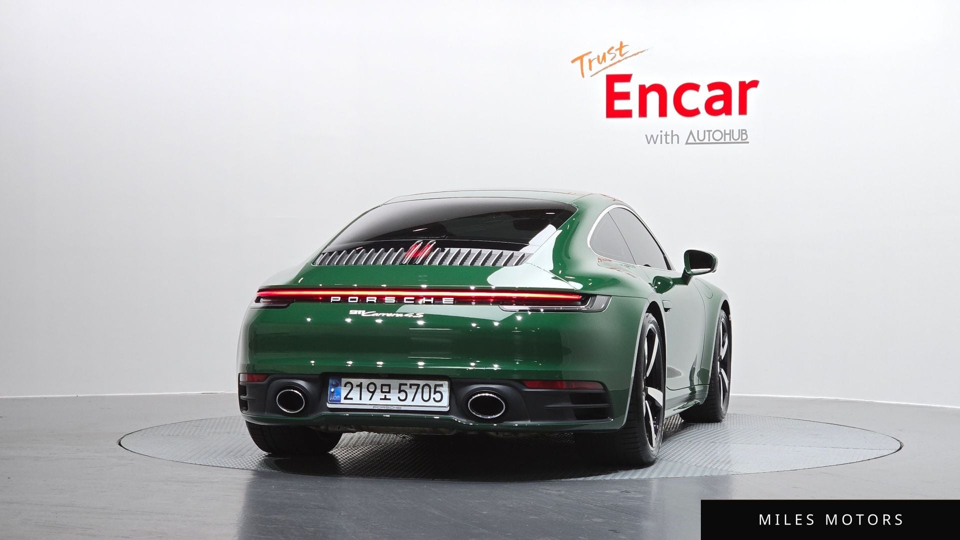 Porsche 911 (992) 2024 — миниатюра 4