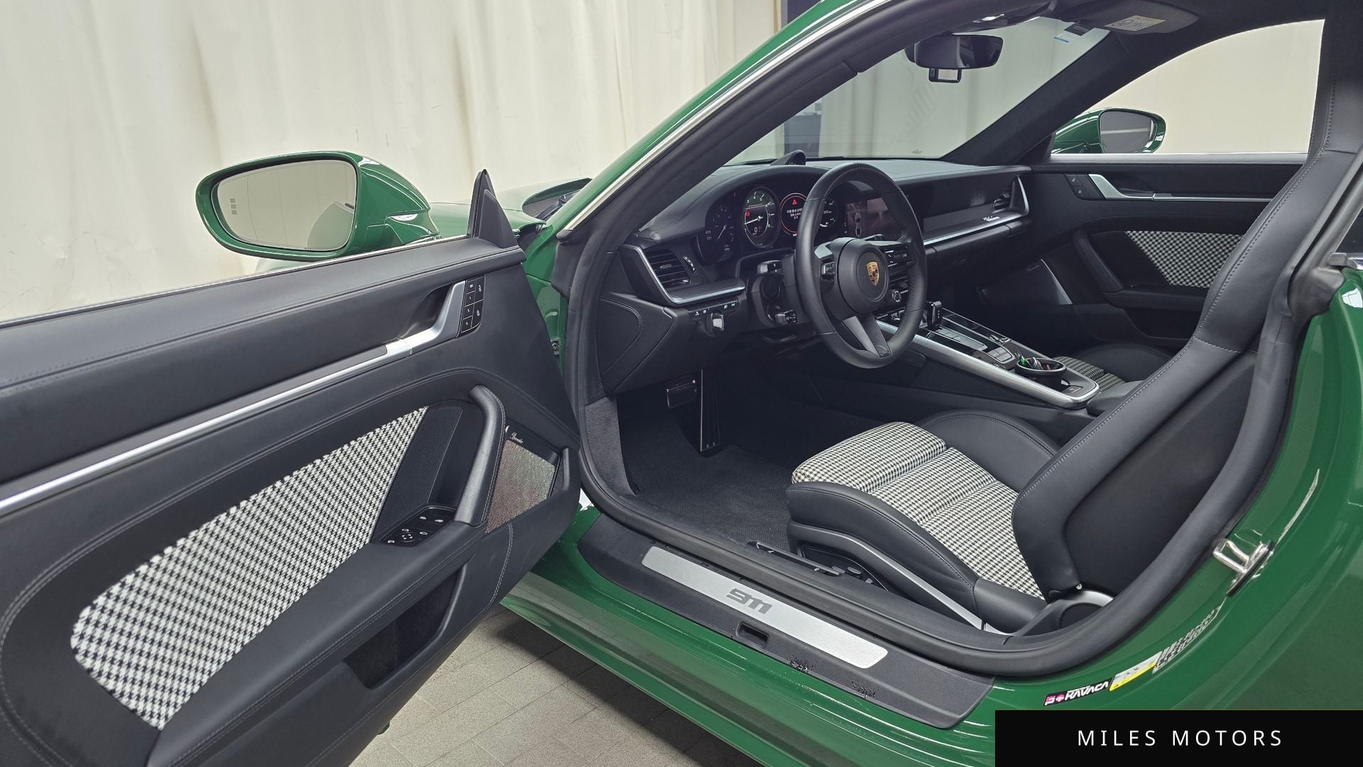 Porsche 911 (992) 2024 — миниатюра 10
