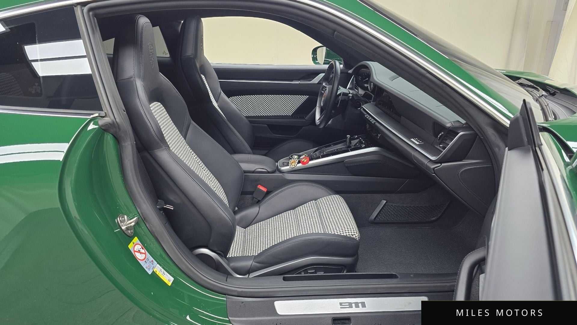 Porsche 911 (992) 2024 — миниатюра 11