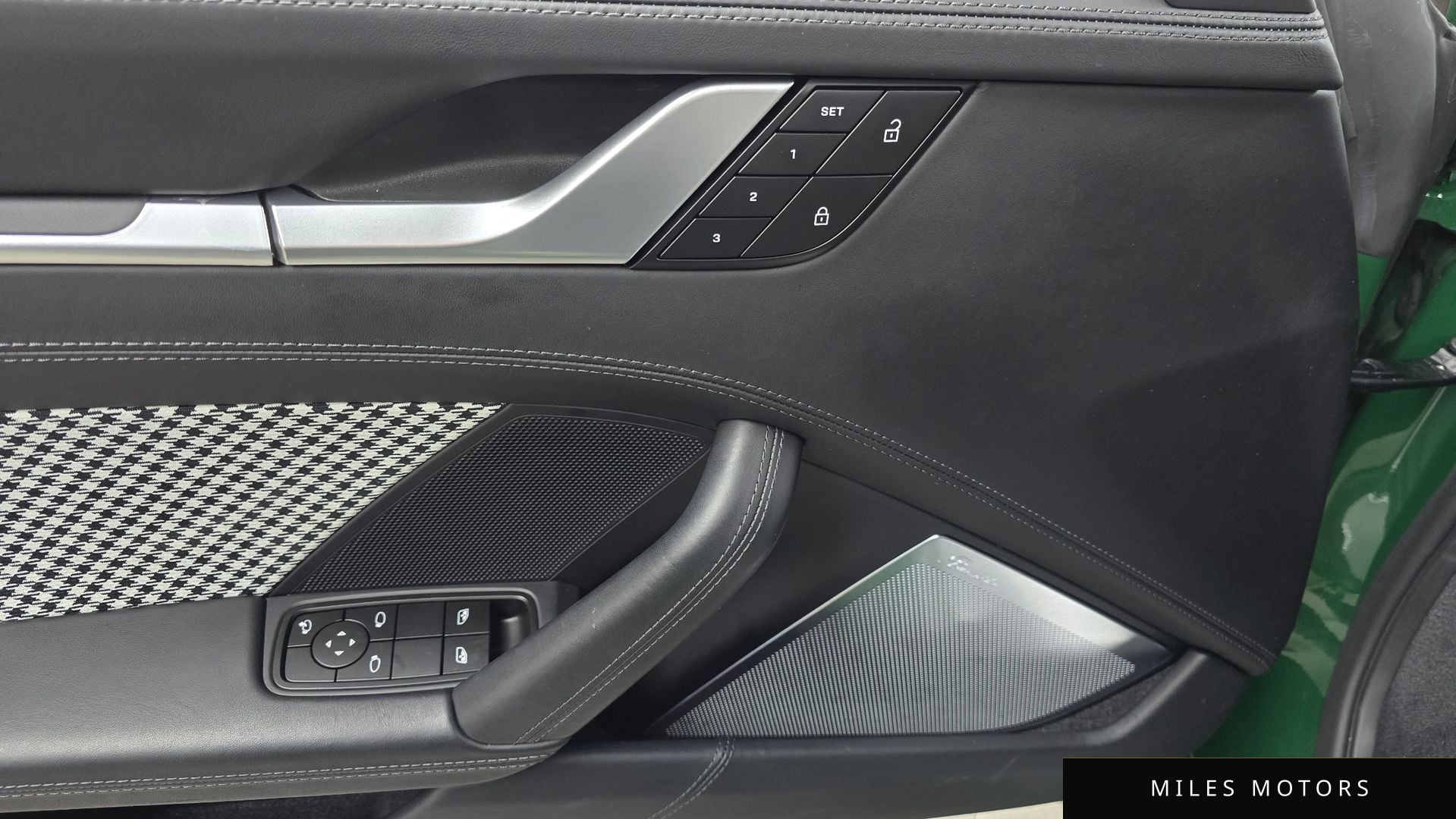 Porsche 911 (992) 2024 — миниатюра 14