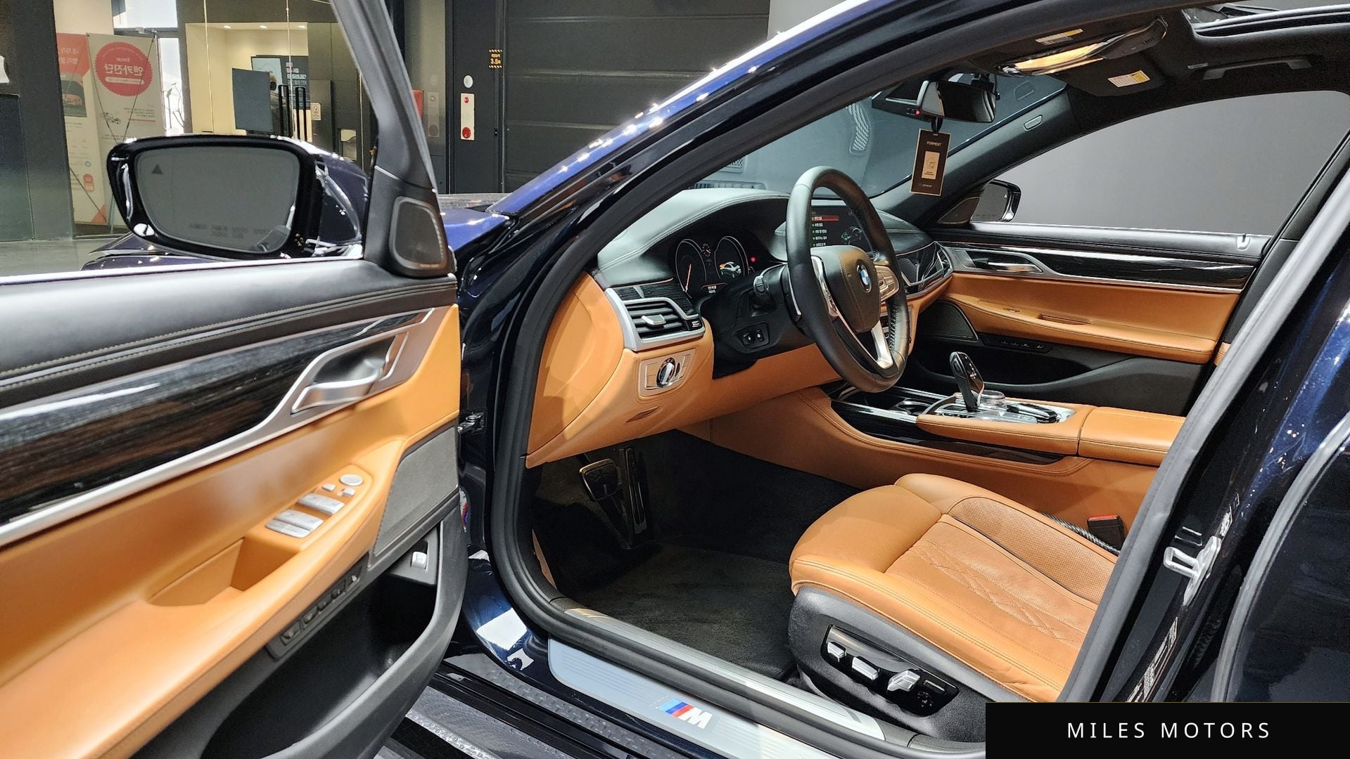 BMW 7 Series (G11) 2018 — миниатюра 11