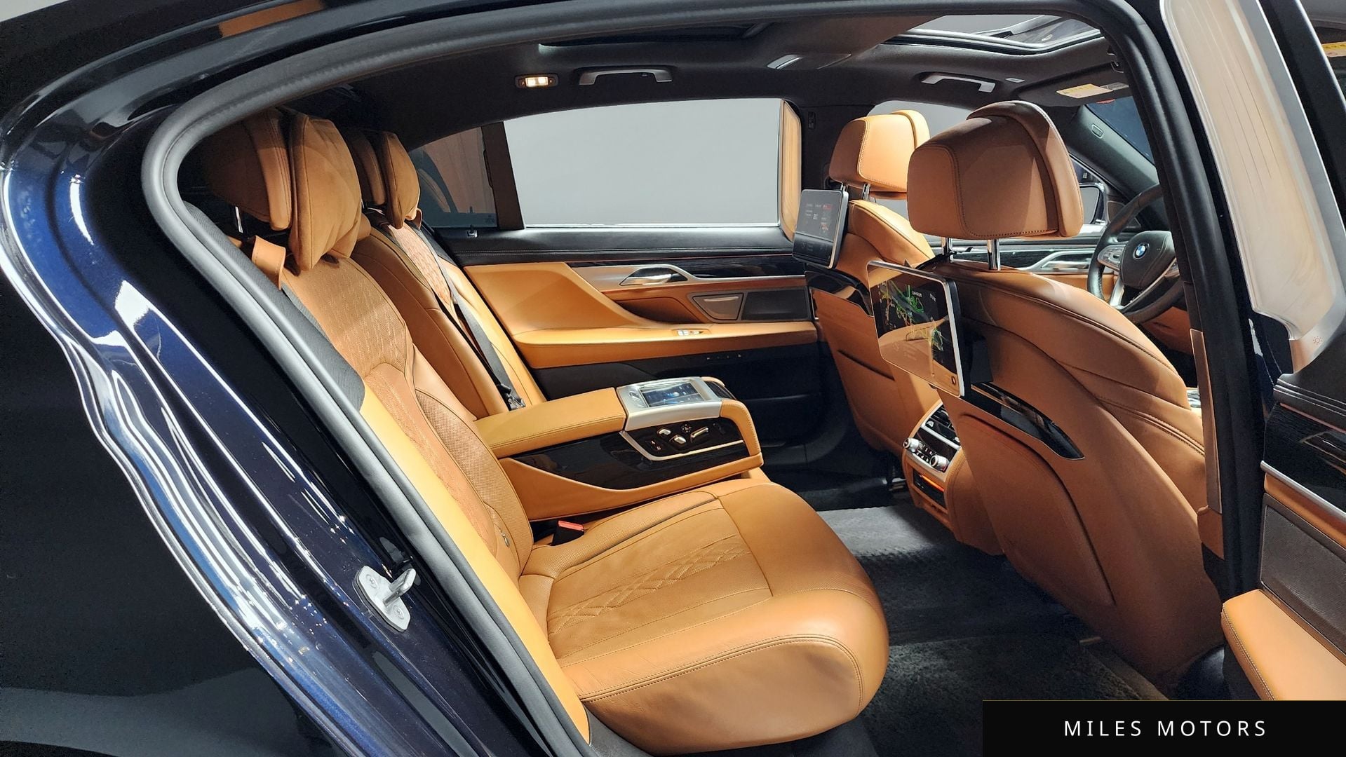 BMW 7 Series (G11) 2018 — миниатюра 12