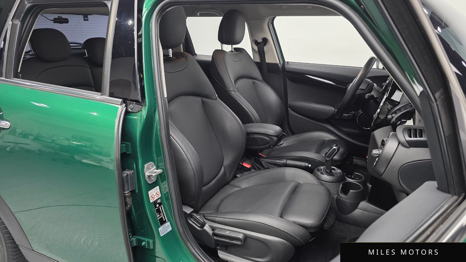 MINI Cooper 2020 — миниатюра 10