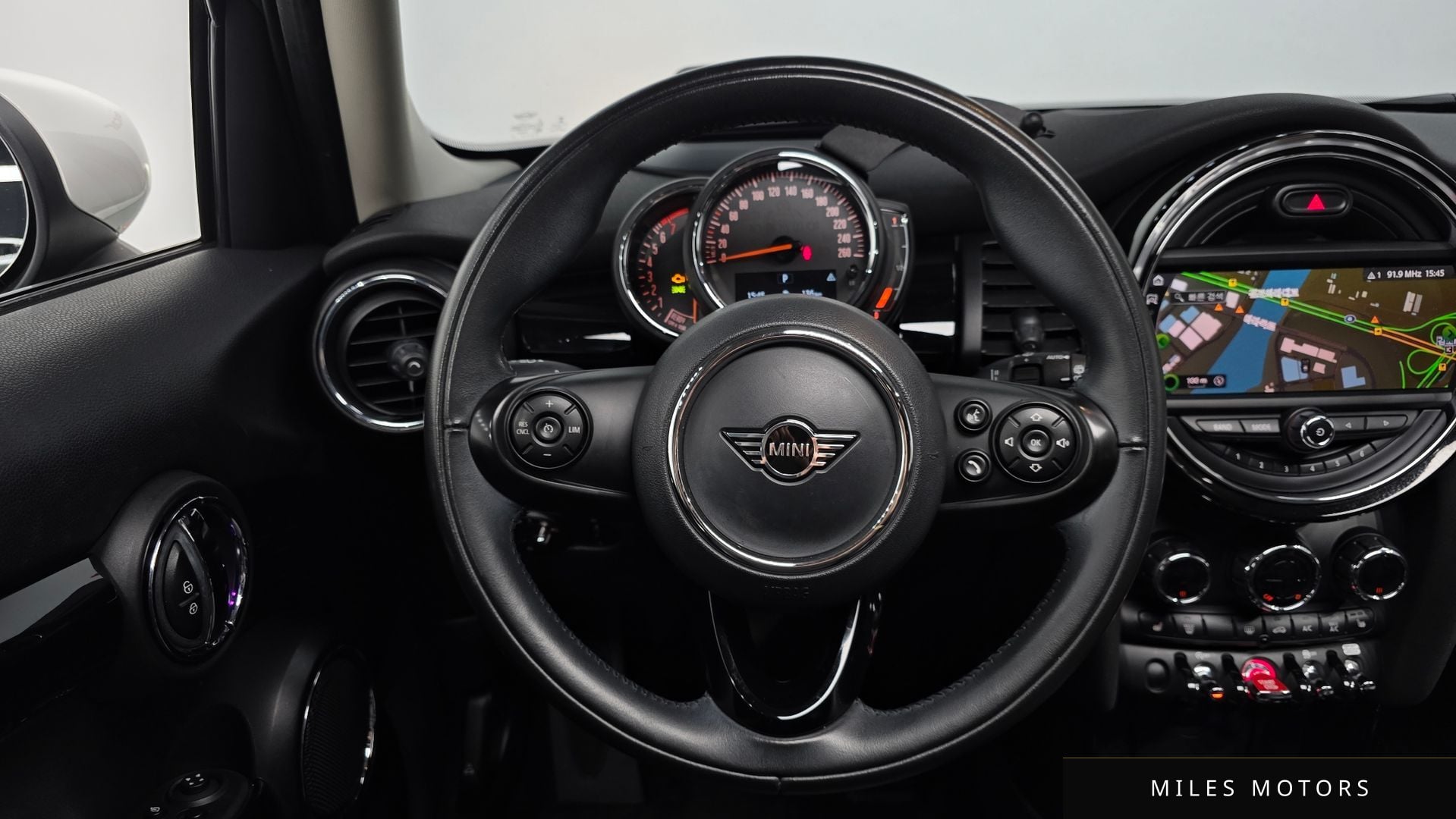 MINI Cooper 2020 — миниатюра 13