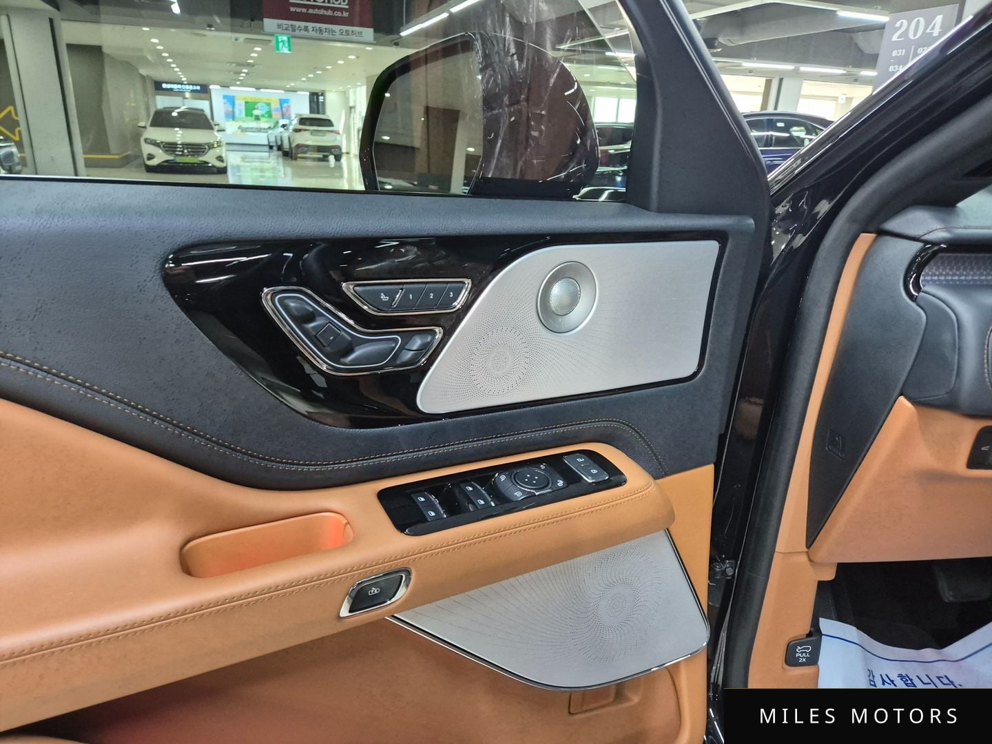 Lincoln Aviator 2025 — миниатюра 9