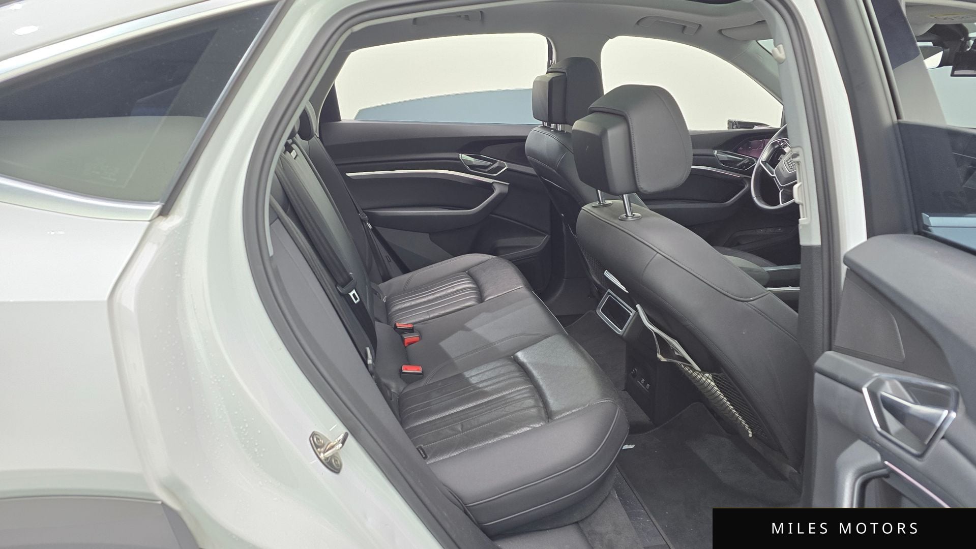Audi e-트론 2021 — миниатюра 12