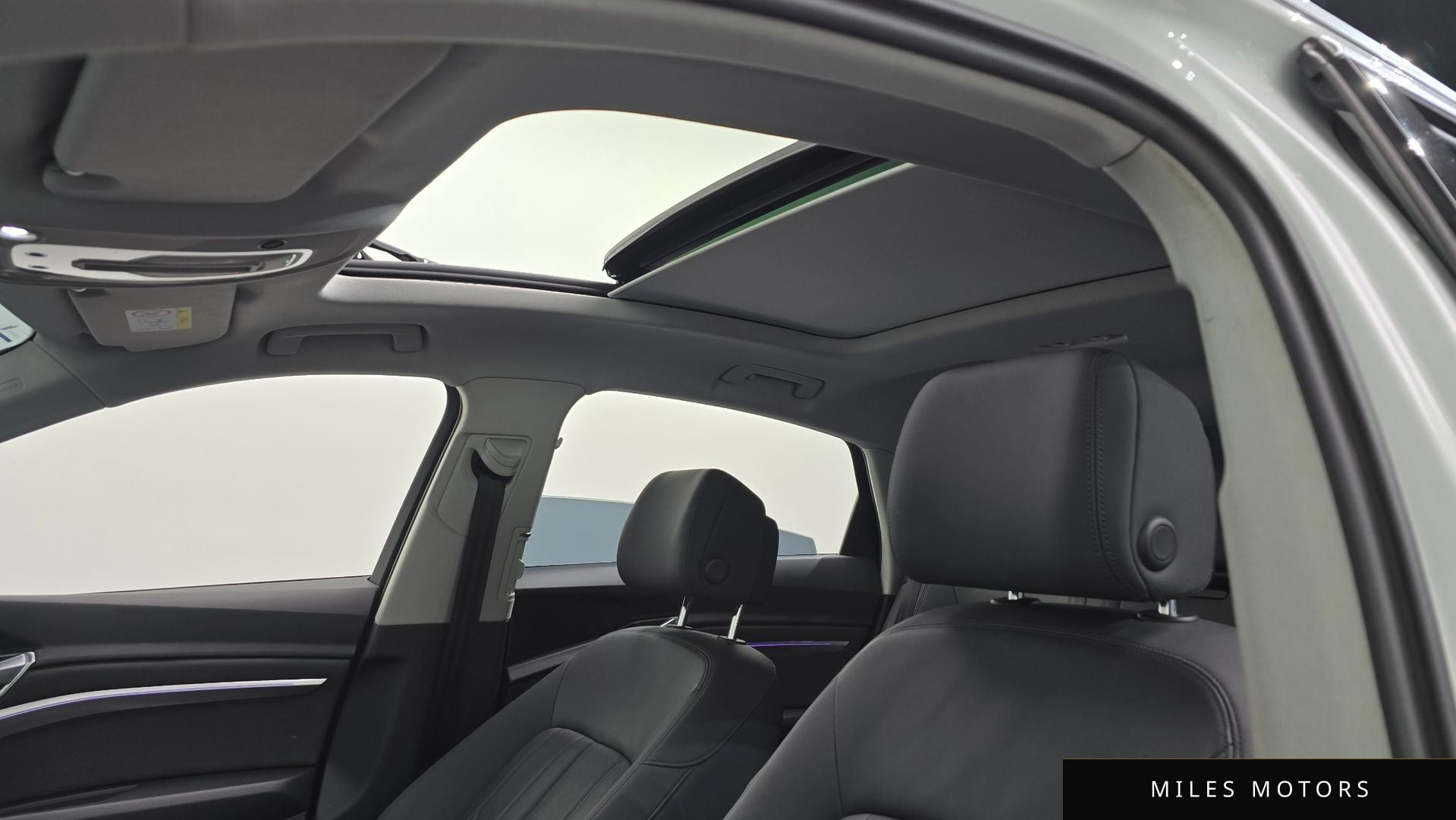 Audi e-트론 2021 — миниатюра 19
