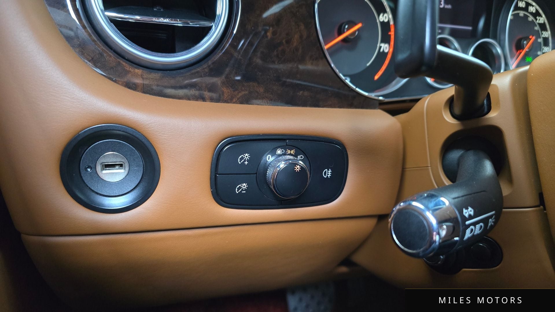 Bentley 컨티넨탈 GT 2012 — миниатюра 19