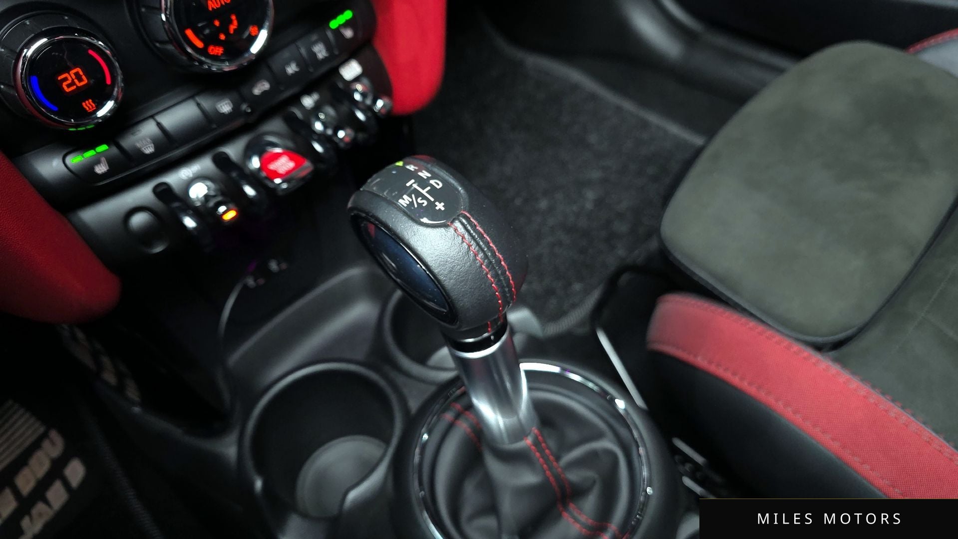 MINI Cooper Convertible 2019 — миниатюра 9