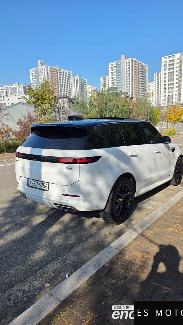 Land Rover Range Rover Sport 2023 — миниатюра 8