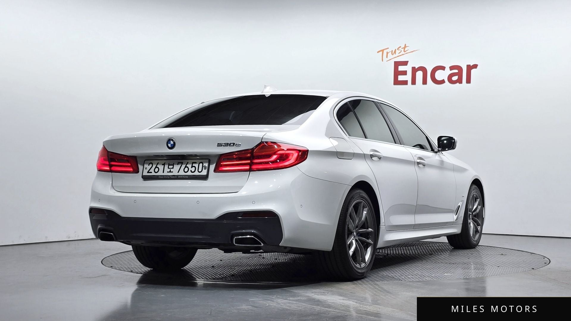 BMW 5 Series (G30) 2020 — миниатюра 2