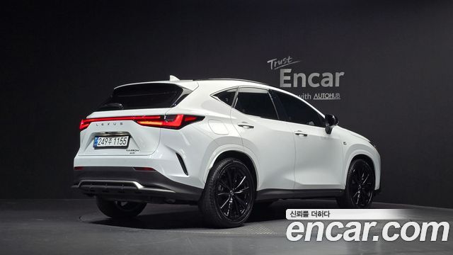 Лексус NX450h+ 2025 — миниатюра 2