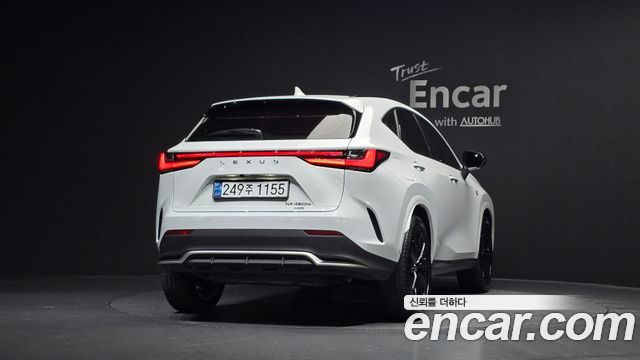 Лексус NX450h+ 2025 — миниатюра 4
