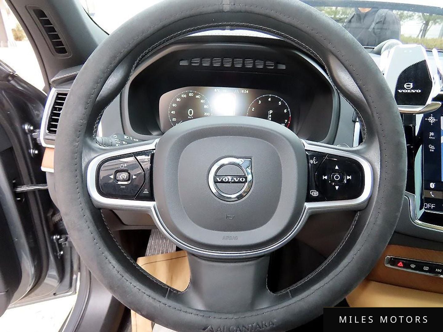 Volvo XC90 2019 — миниатюра 8