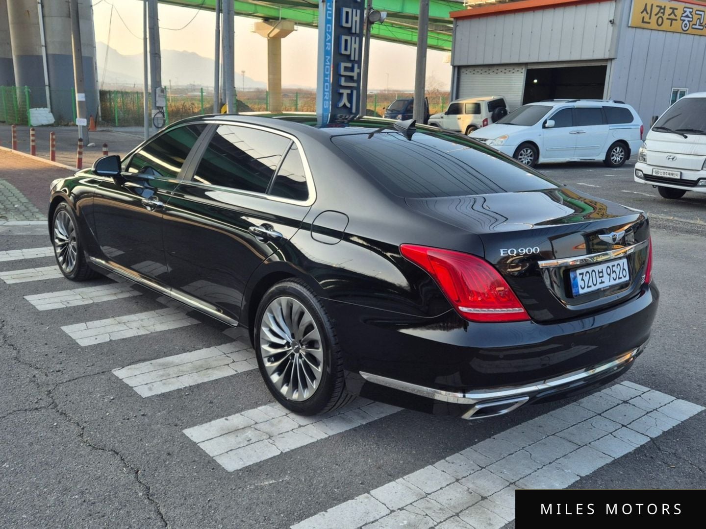 Genesis EQ900 2016 — миниатюра 2