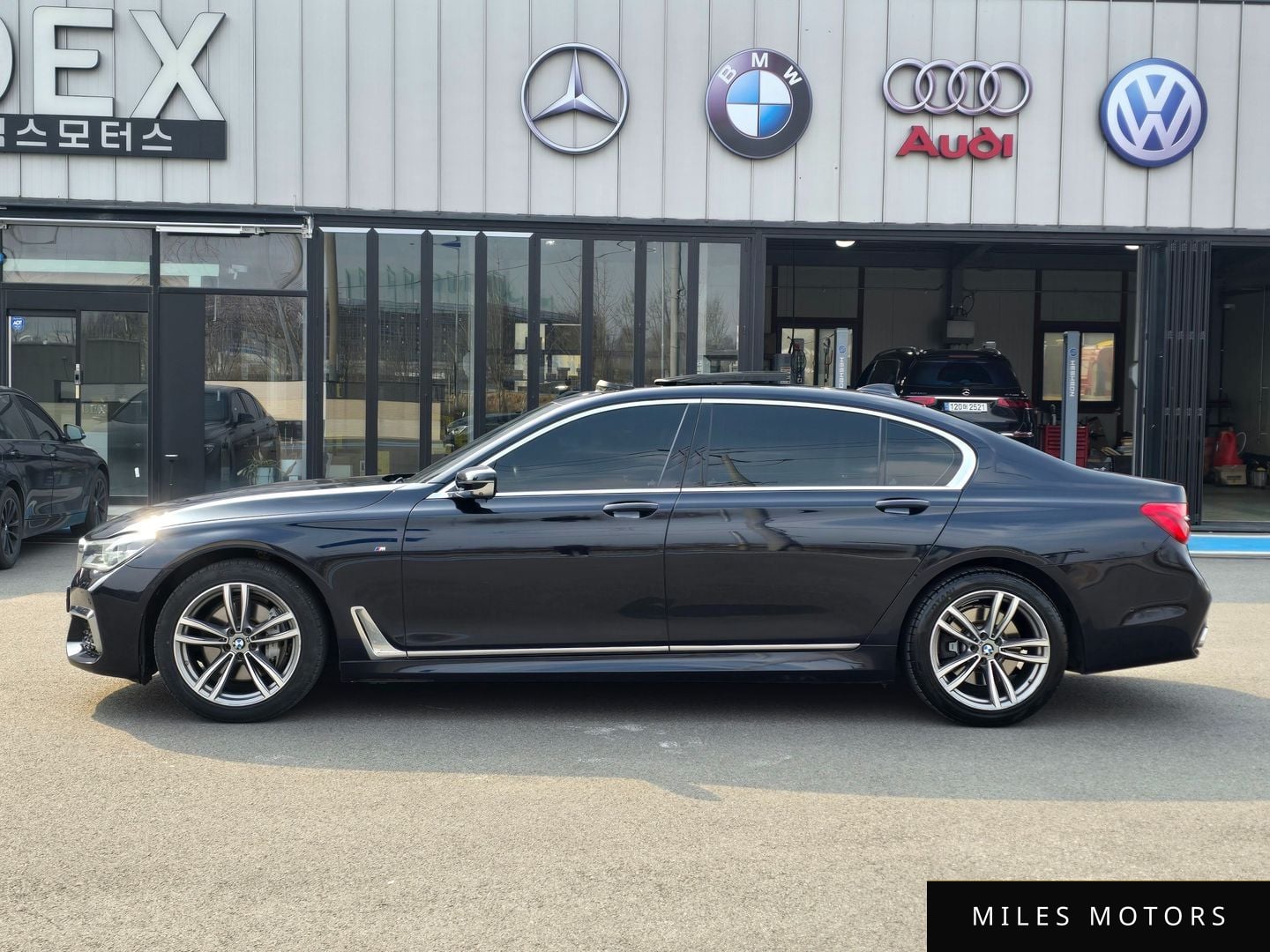 BMW 7 Series (G11) 2018 — миниатюра 3