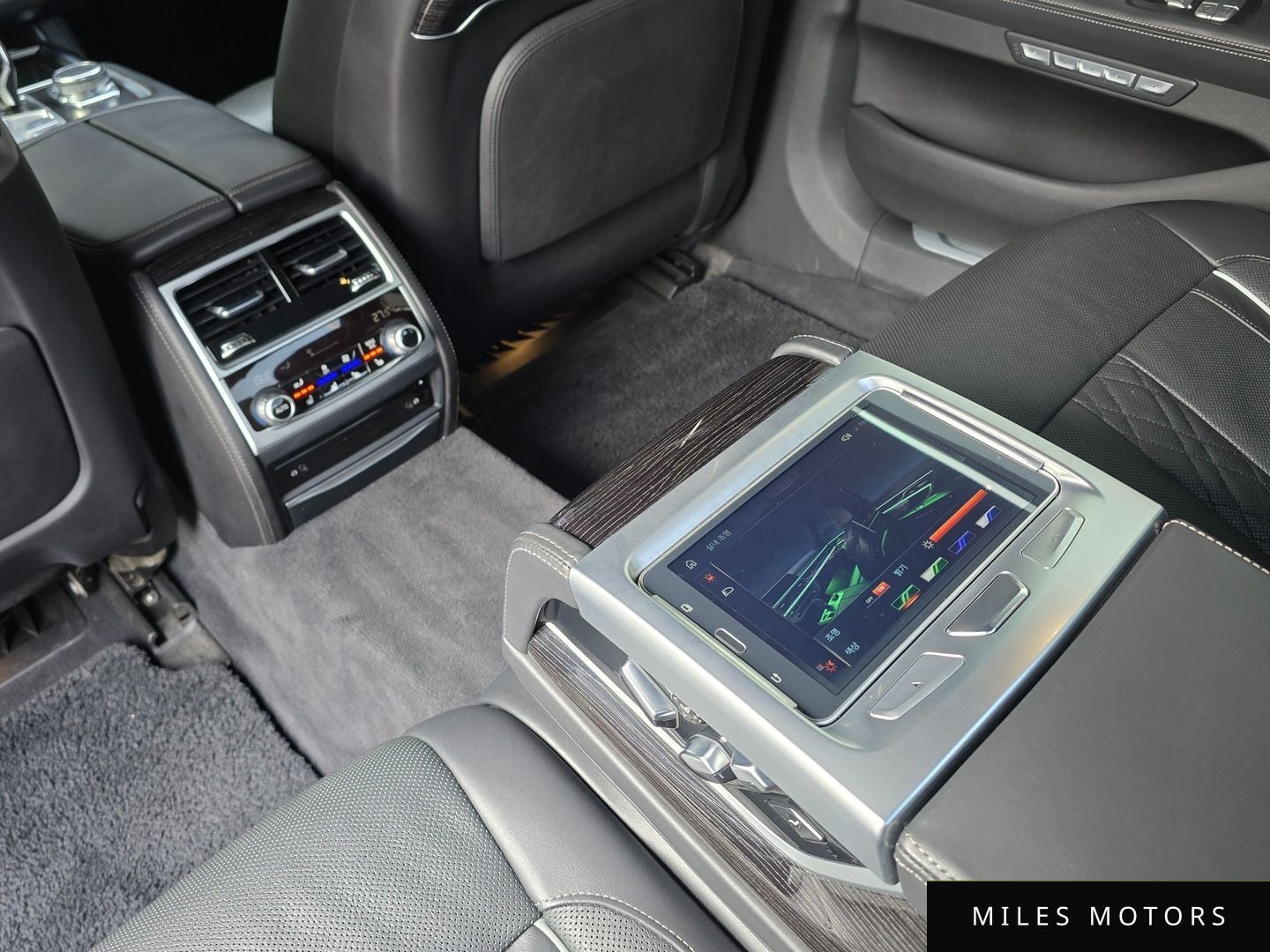BMW 7 Series (G11) 2018 — миниатюра 9