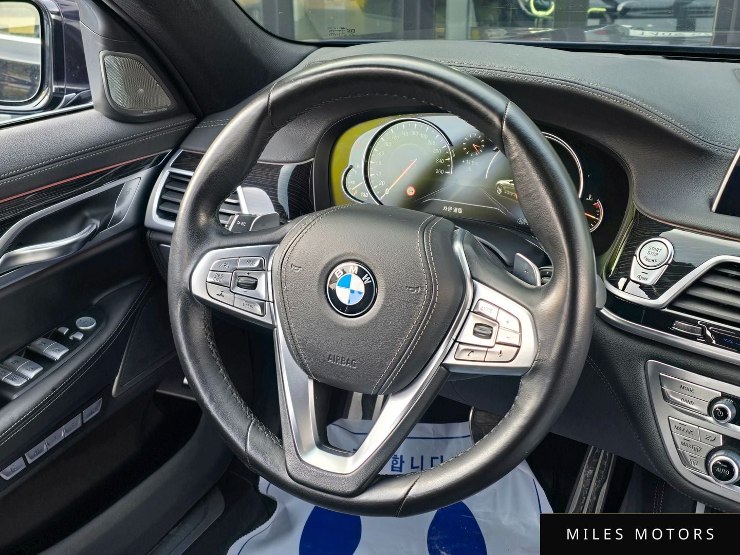 BMW 7 Series (G11) 2018 — миниатюра 10