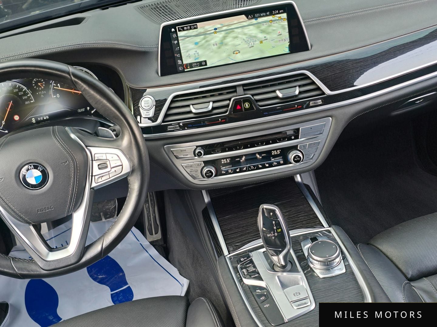 BMW 7 Series (G11) 2018 — миниатюра 11