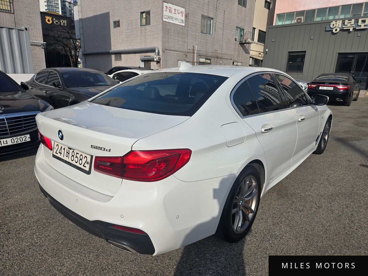 BMW 5 Series (G30) 2018 — миниатюра 6
