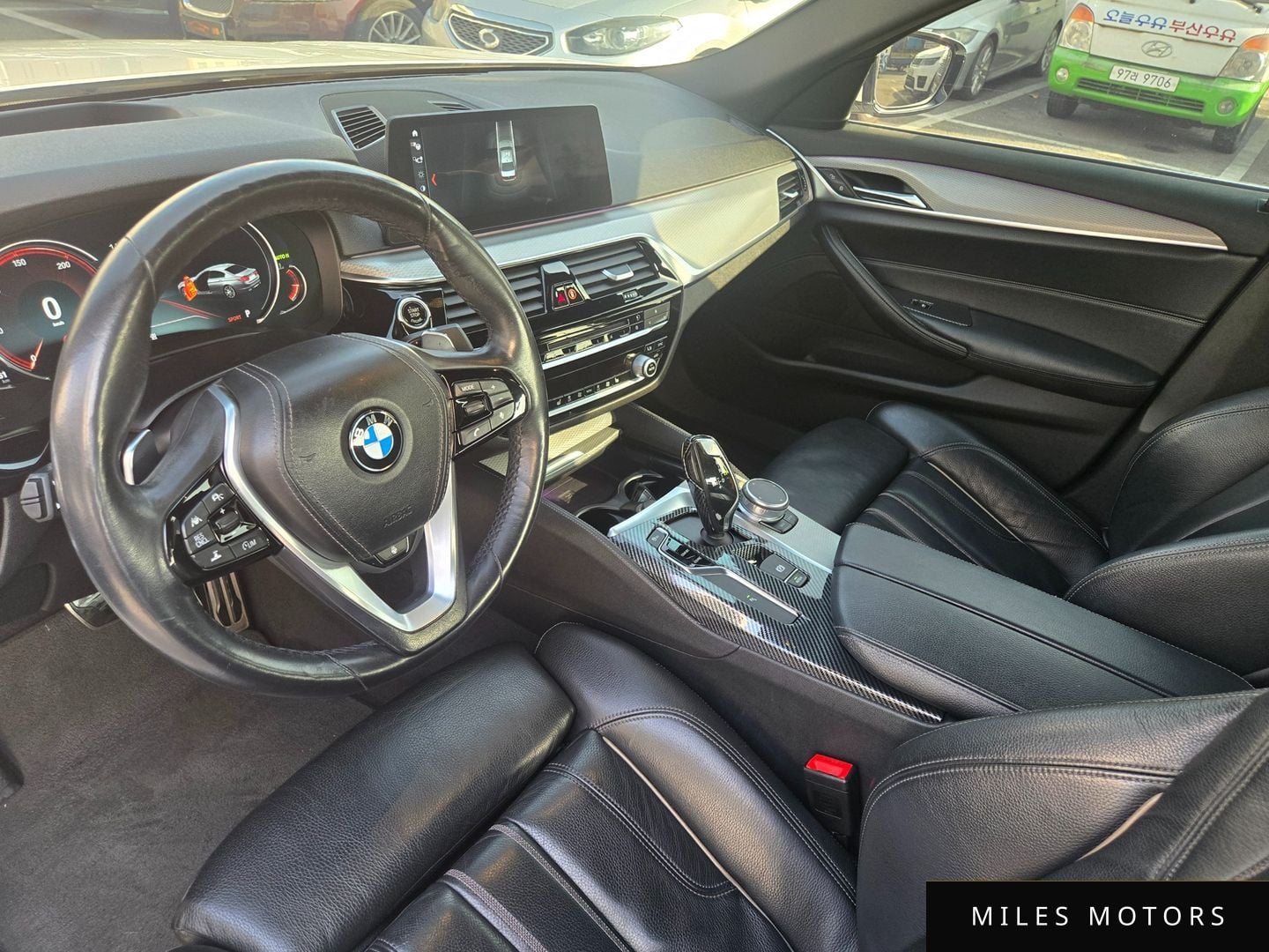 BMW 5 Series (G30) 2018 — миниатюра 11