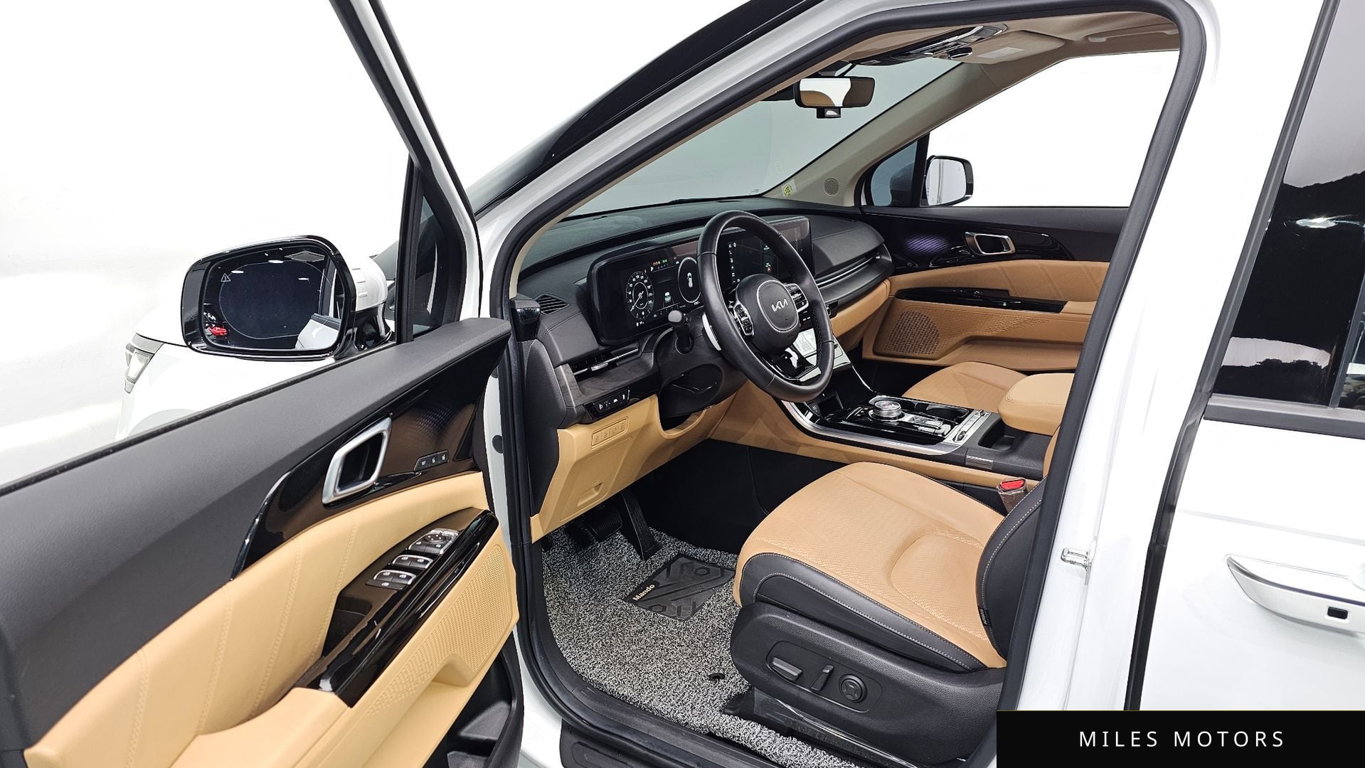 Kia Carnival 2023 — миниатюра 11