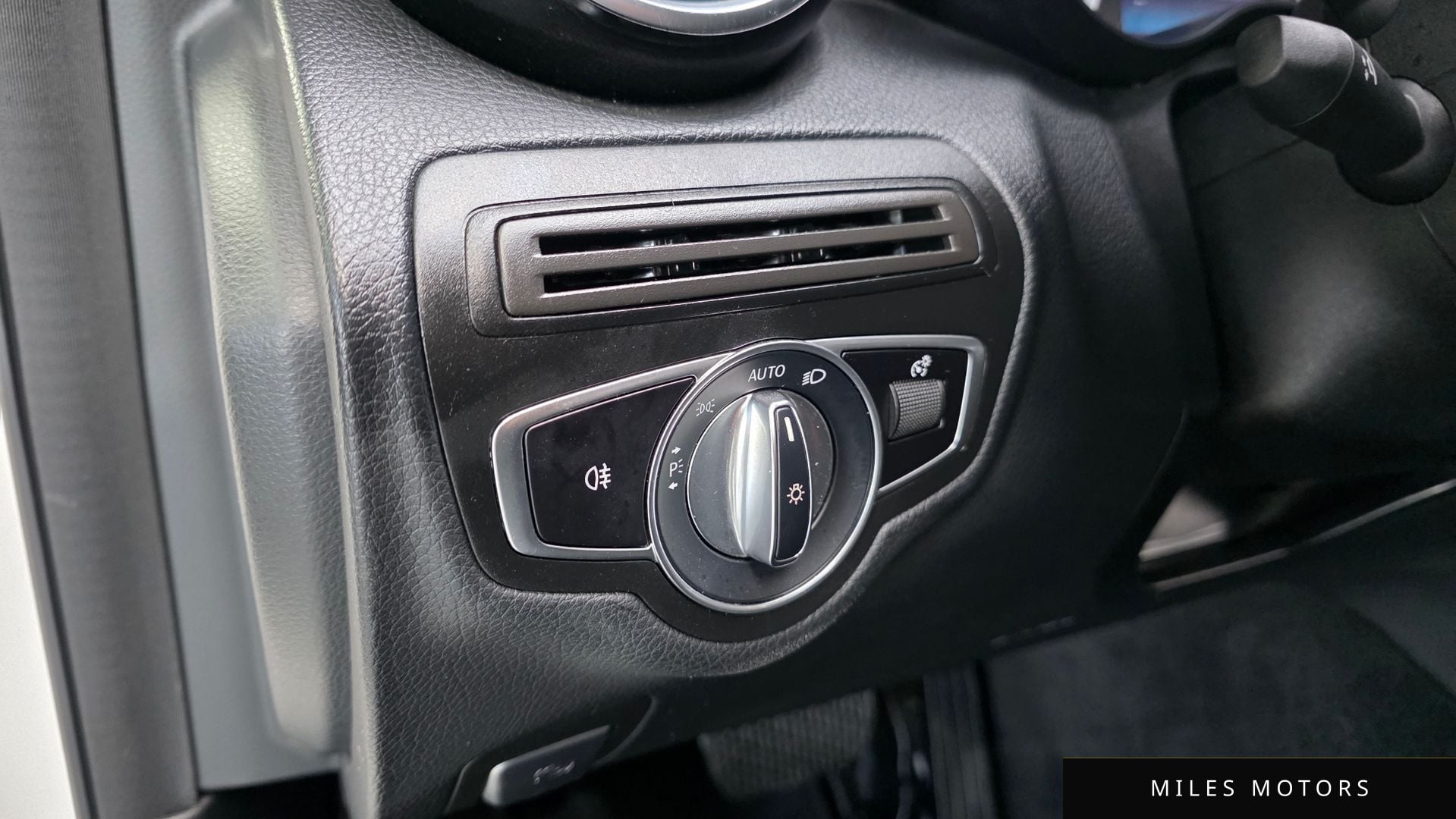 Mercedes-Benz C-클래스 W205 2019 — миниатюра 13