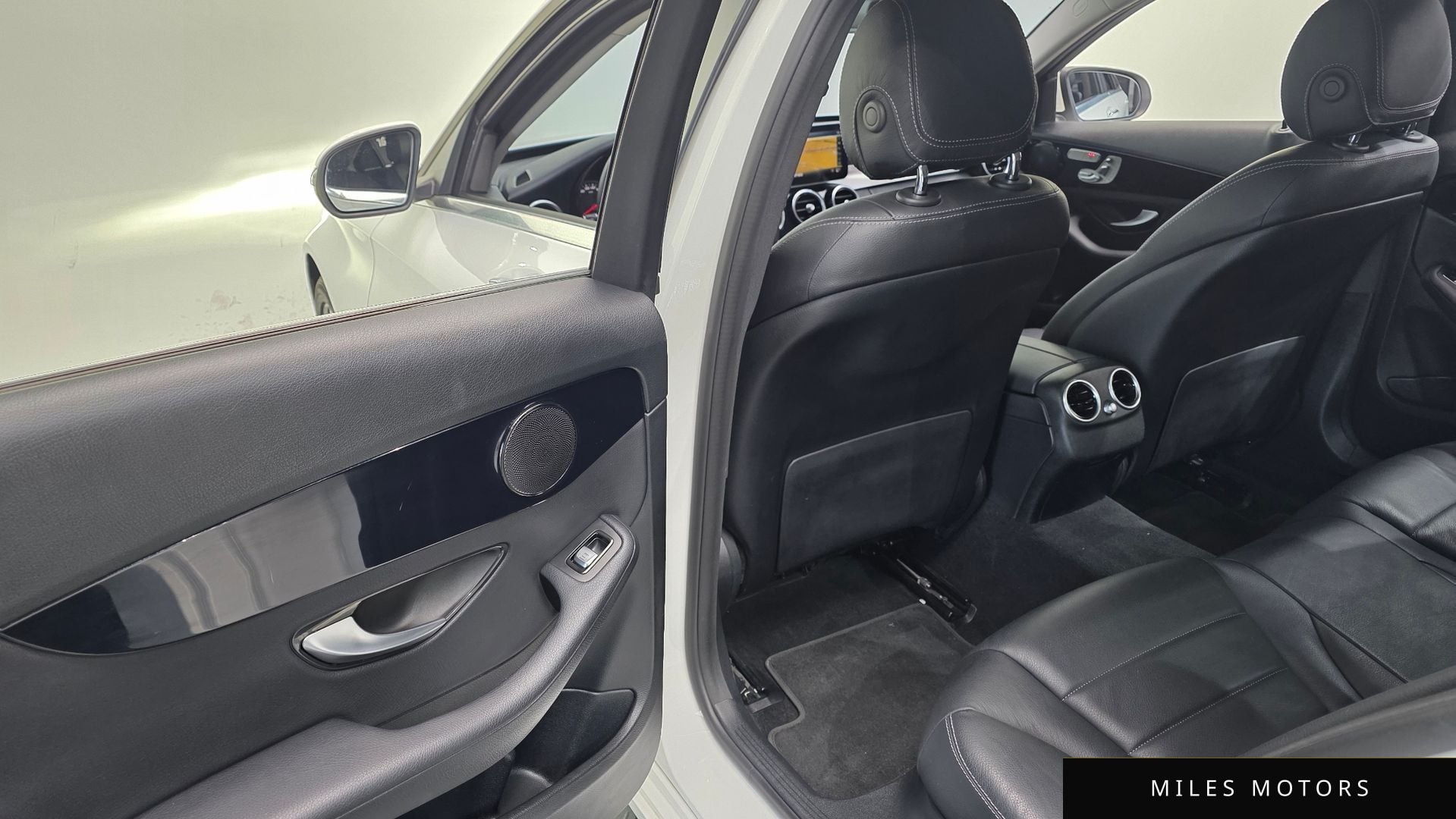 Mercedes-Benz C-클래스 W205 2019 — миниатюра 19
