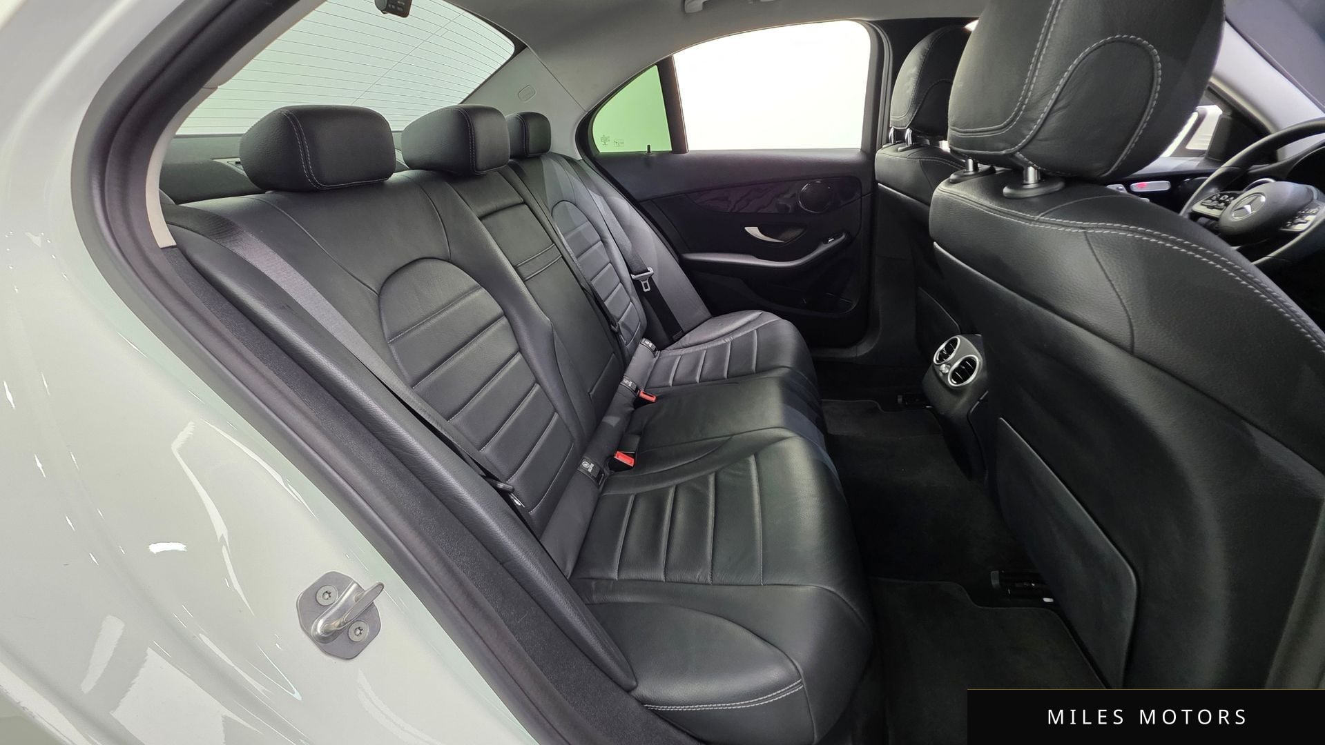 Mercedes-Benz C-클래스 W205 2019 — миниатюра 20