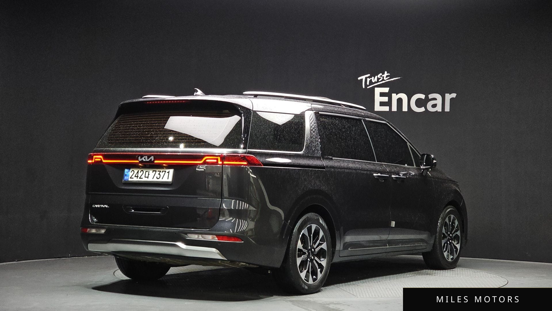 Kia Carnival 2022 — миниатюра 2
