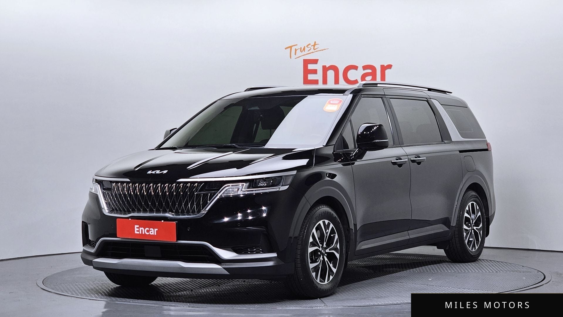 Kia Carnival 2021 — фото 1 из 12