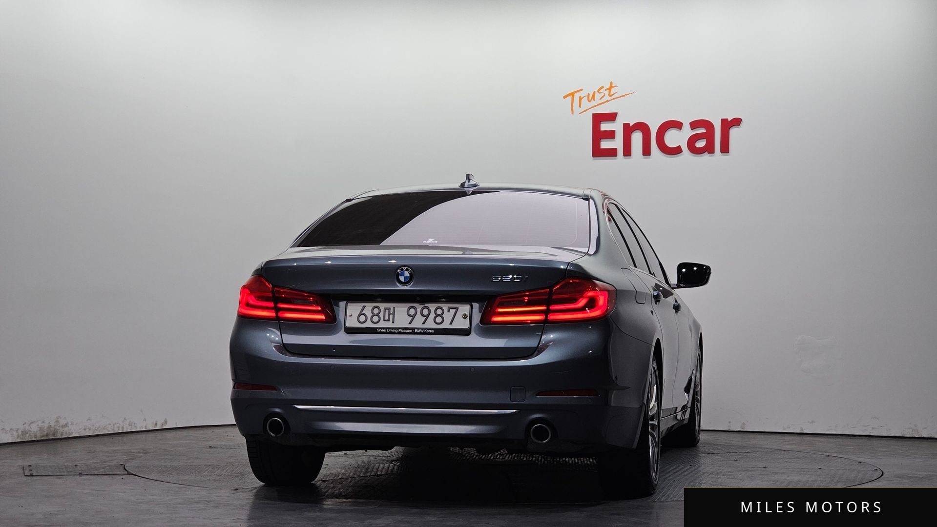 BMW 5 Series (G30) 2019 — миниатюра 3