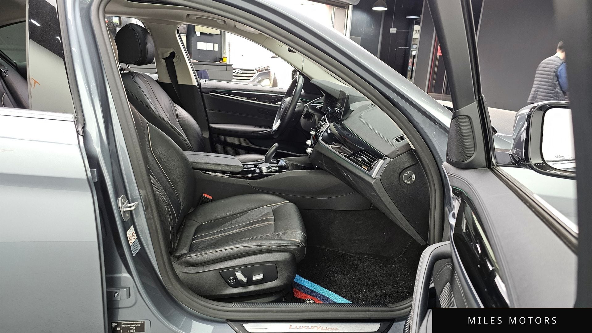 BMW 5 Series (G30) 2019 — миниатюра 11