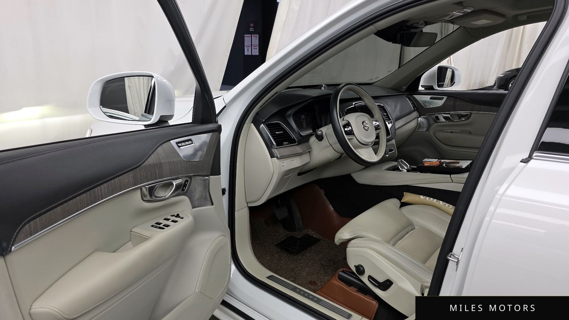 Volvo XC90 2021 — миниатюра 9