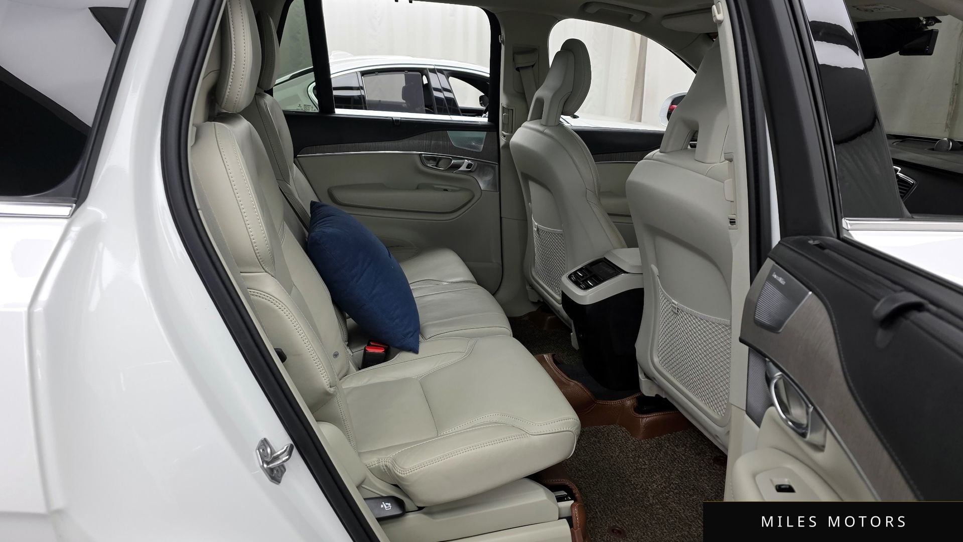 Volvo XC90 2021 — миниатюра 11
