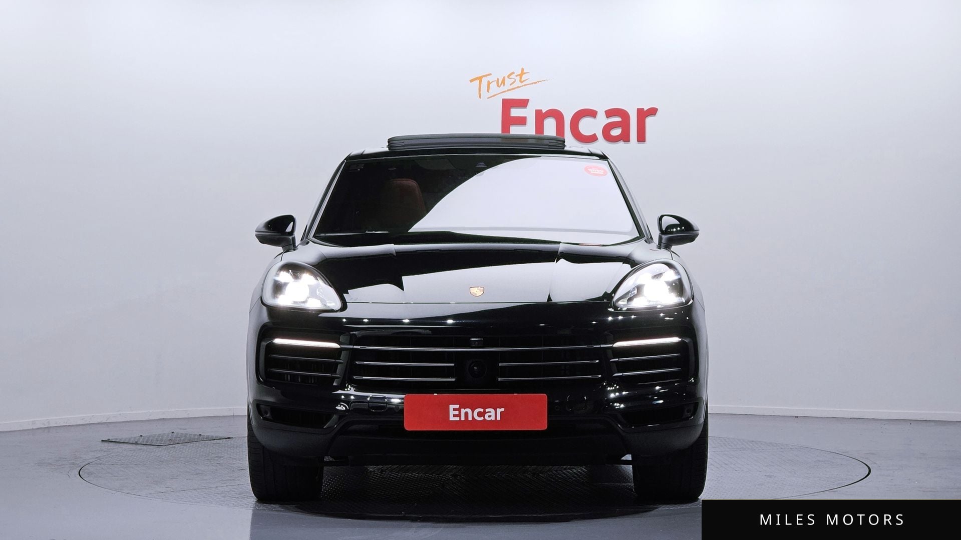 Porsche Cayenne 2023 — миниатюра 3