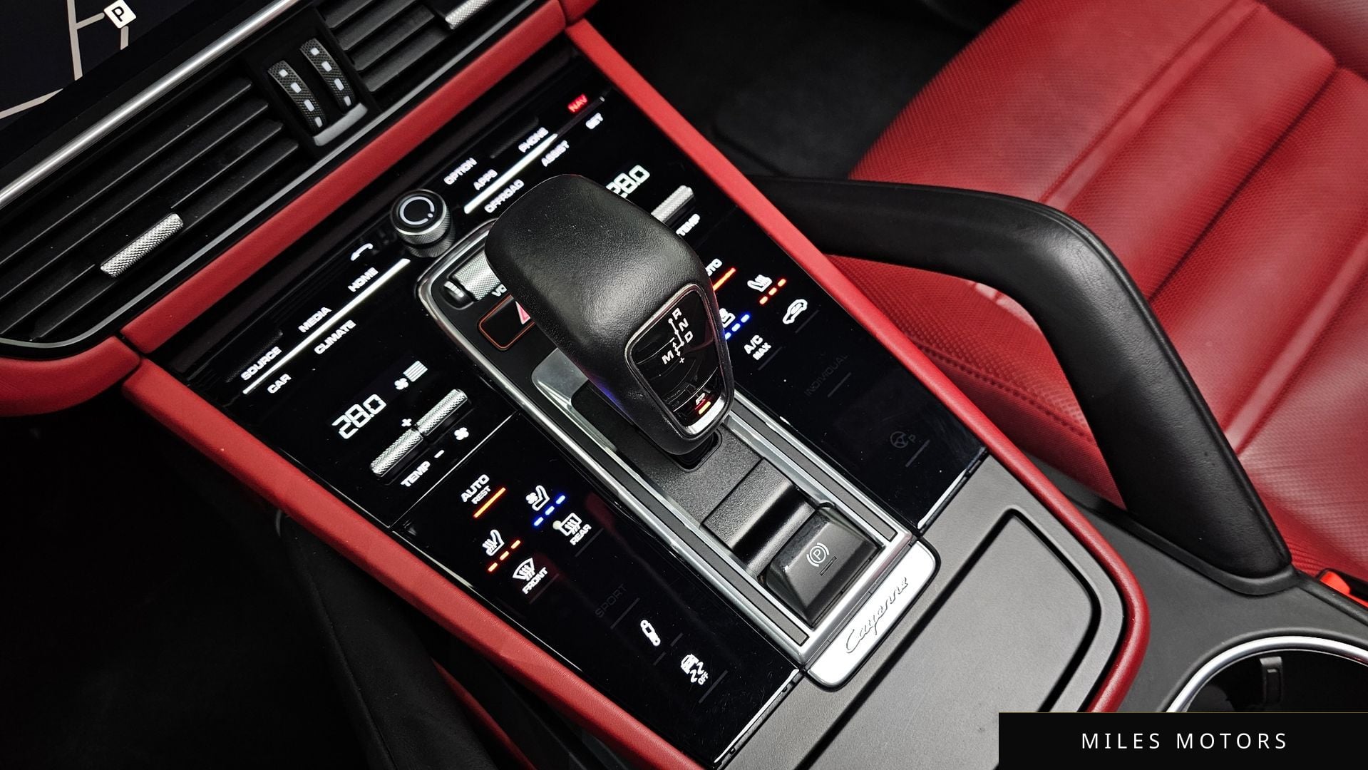 Porsche Cayenne 2023 — миниатюра 9