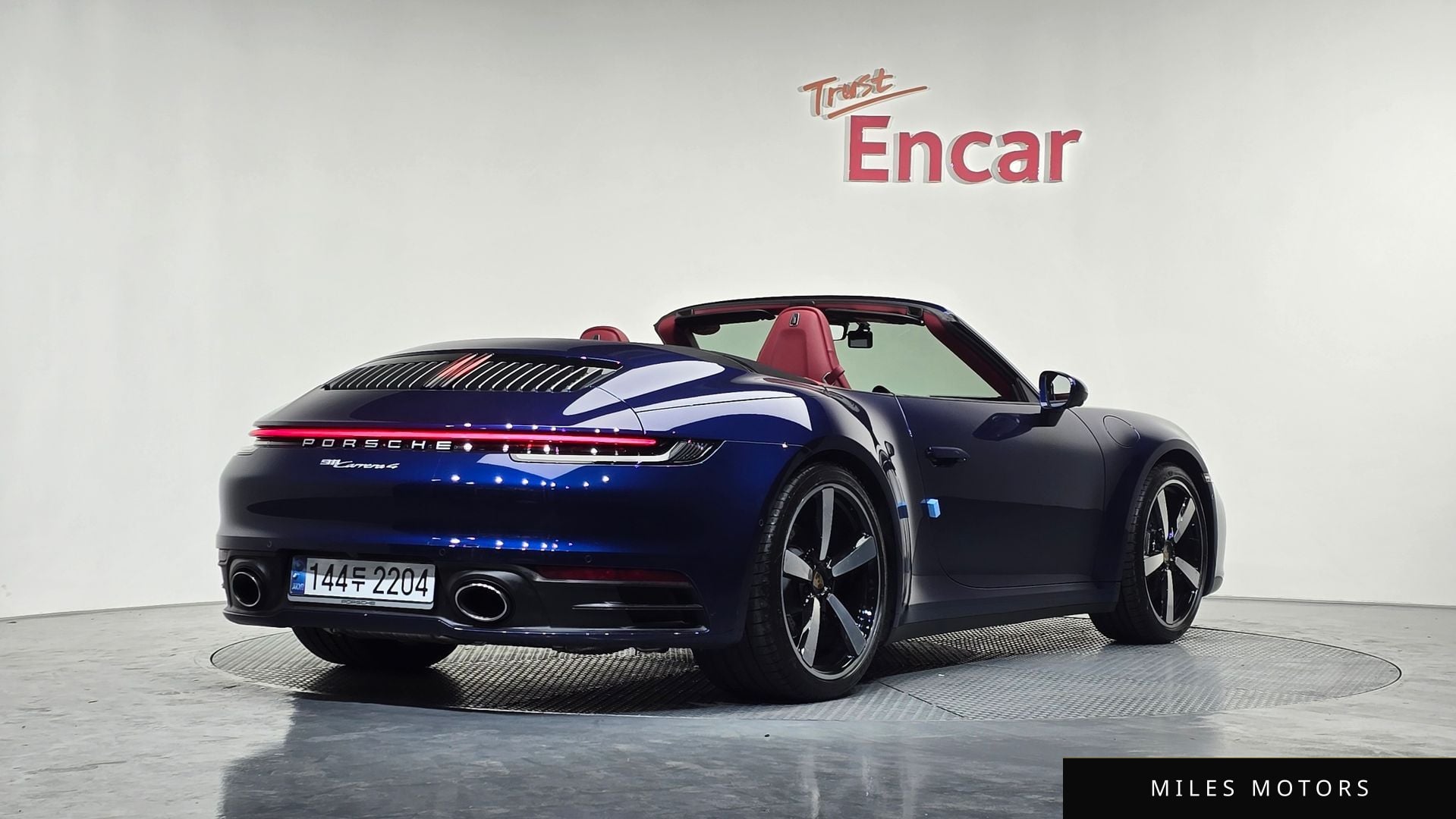 Porsche 911 (992) 2024 — миниатюра 2