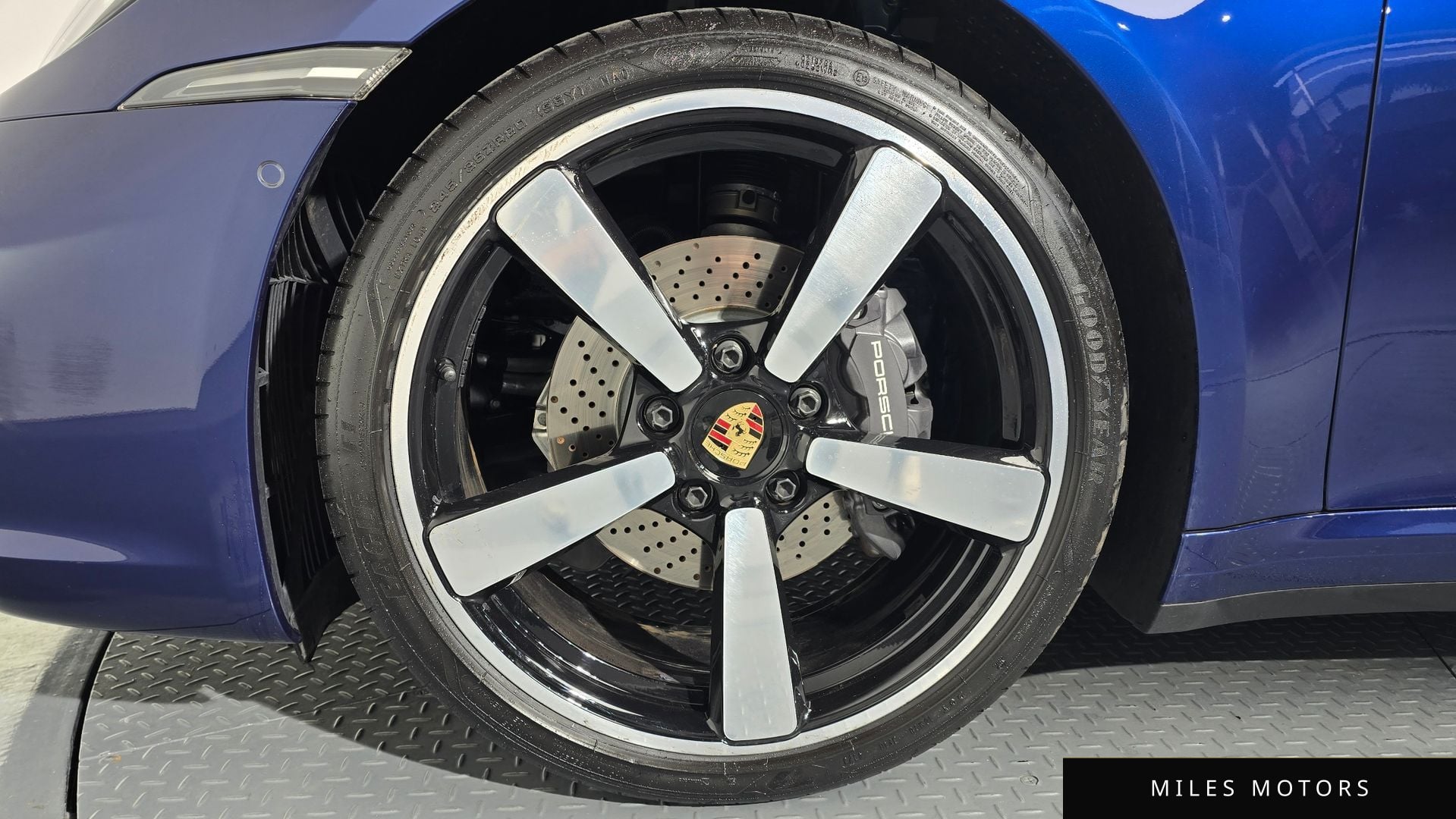 Porsche 911 (992) 2024 — миниатюра 5