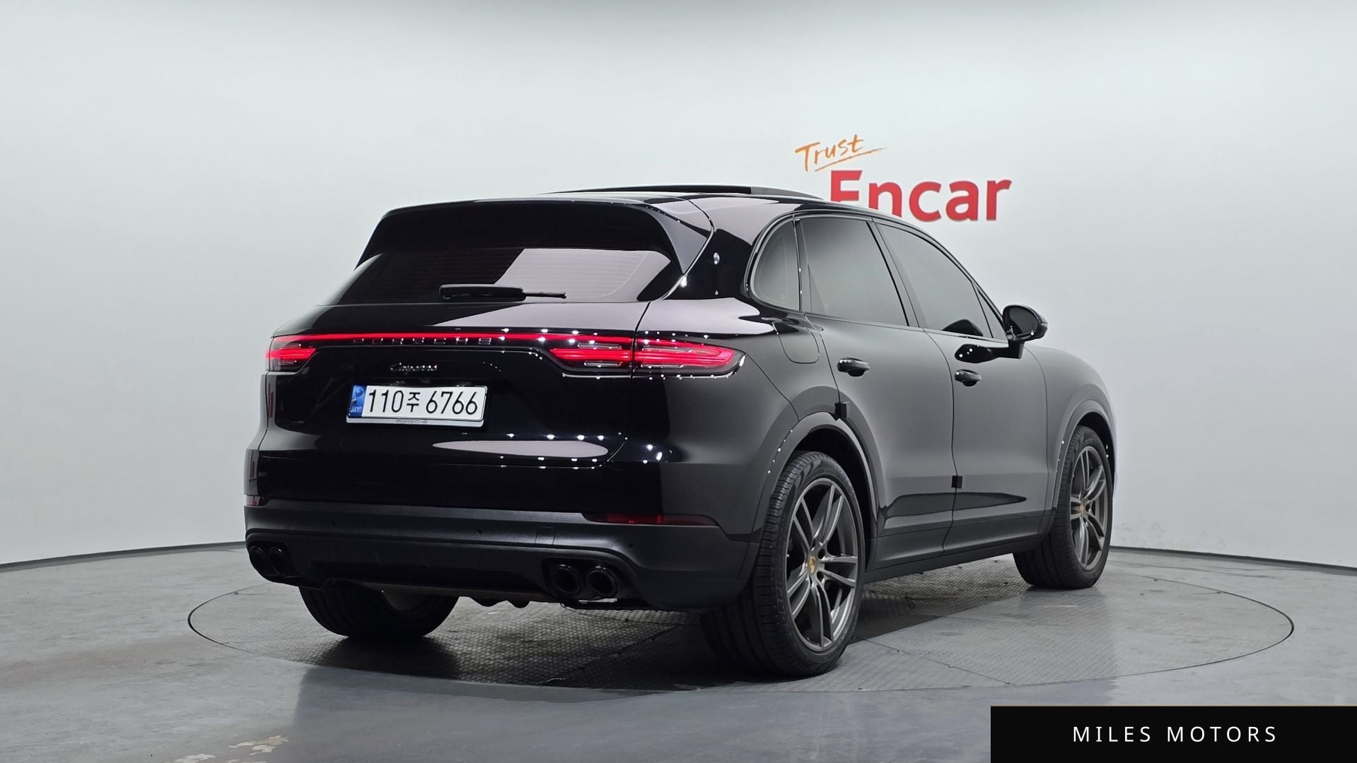 Porsche Cayenne 2021 — миниатюра 2