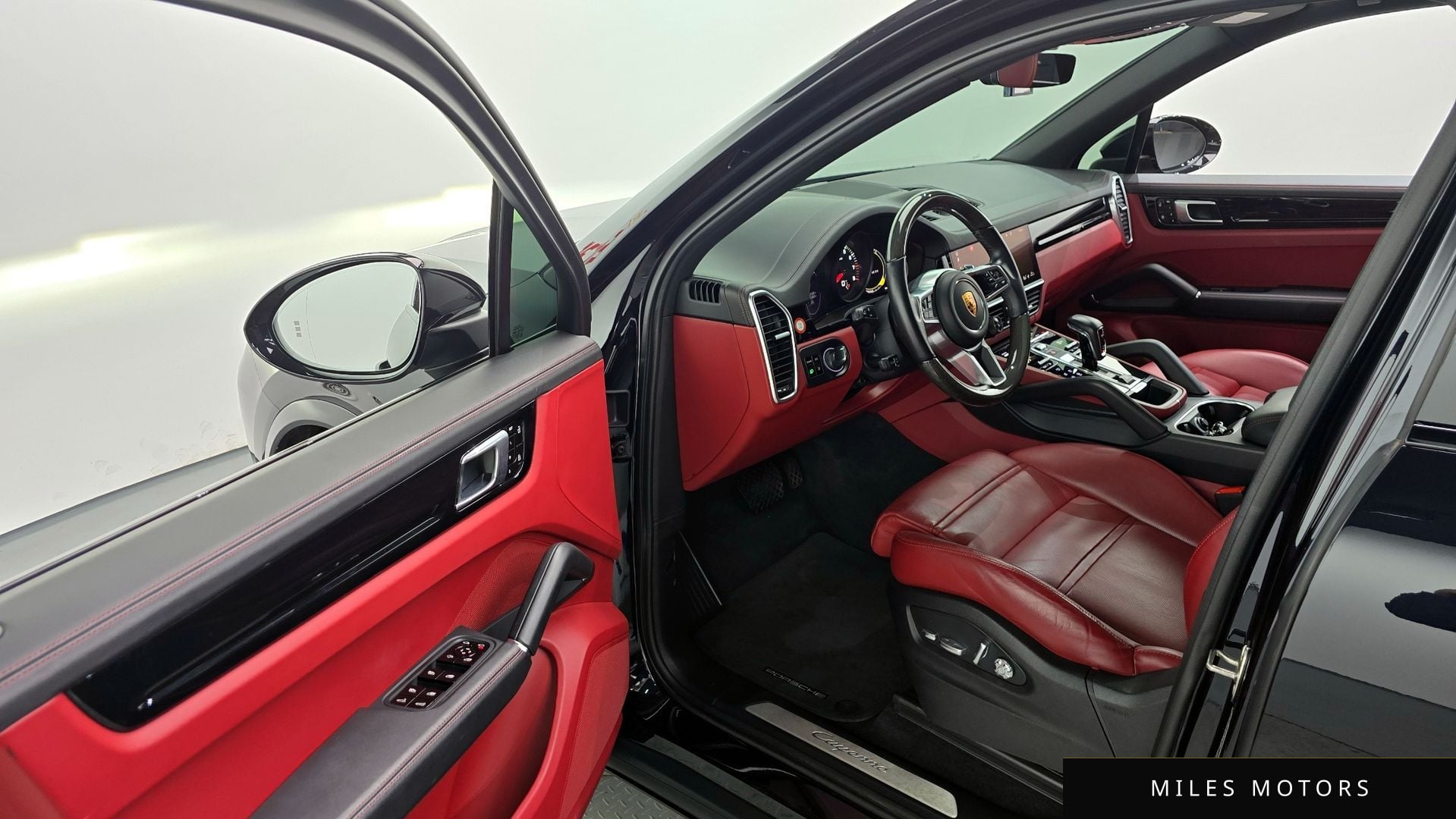 Porsche Cayenne 2021 — миниатюра 10