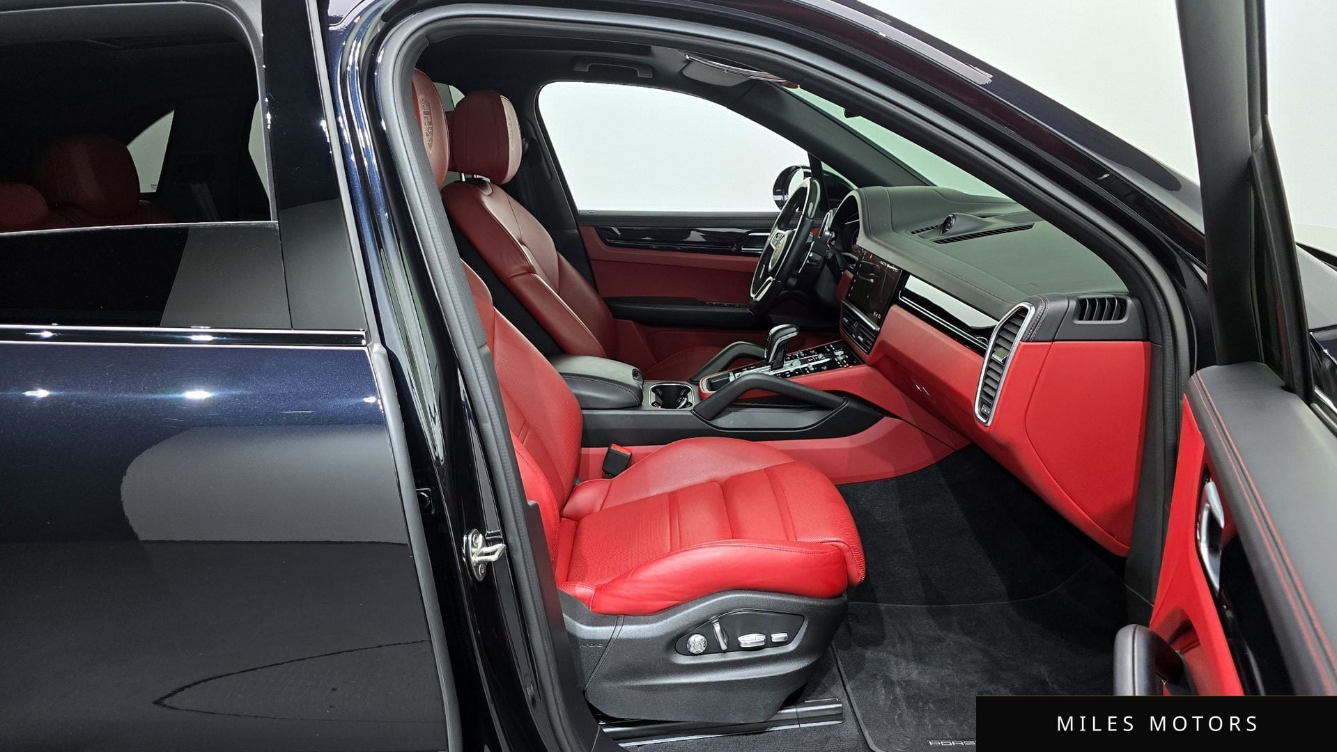 Porsche Cayenne 2021 — миниатюра 11