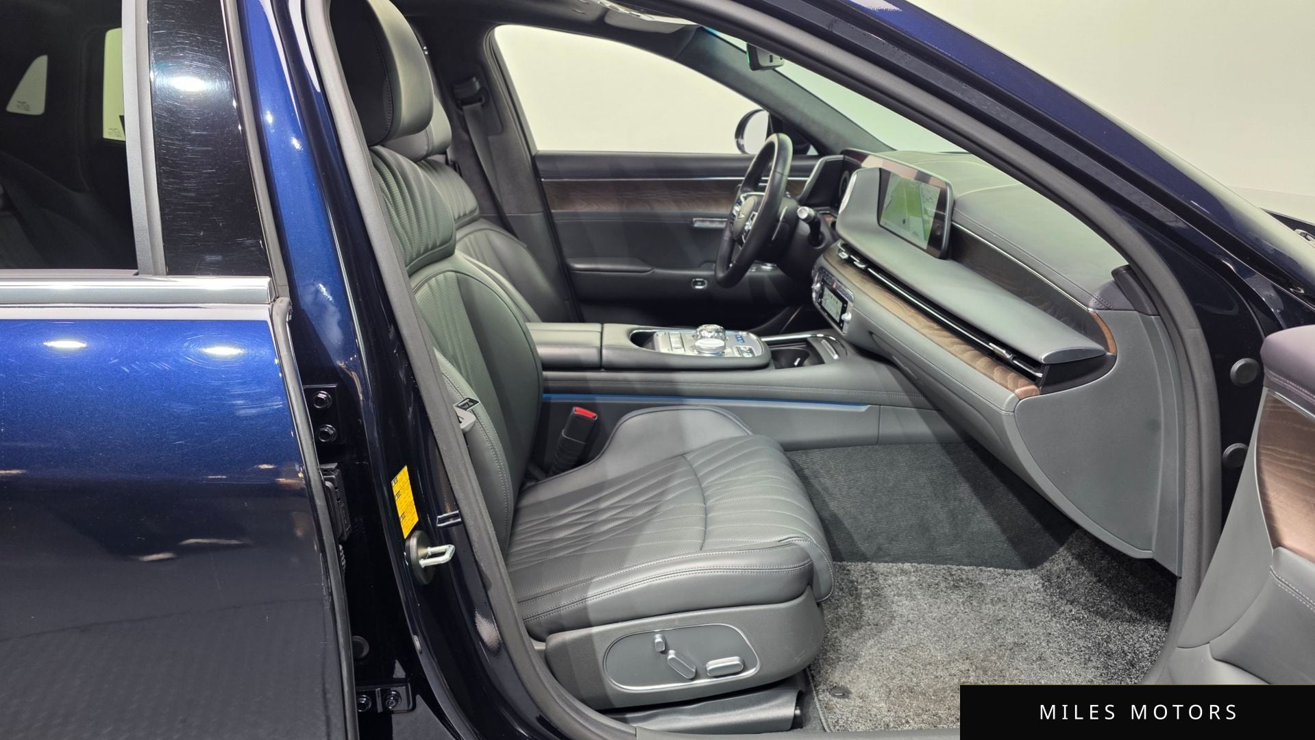 Genesis G90 (RS4) 2022 — миниатюра 11