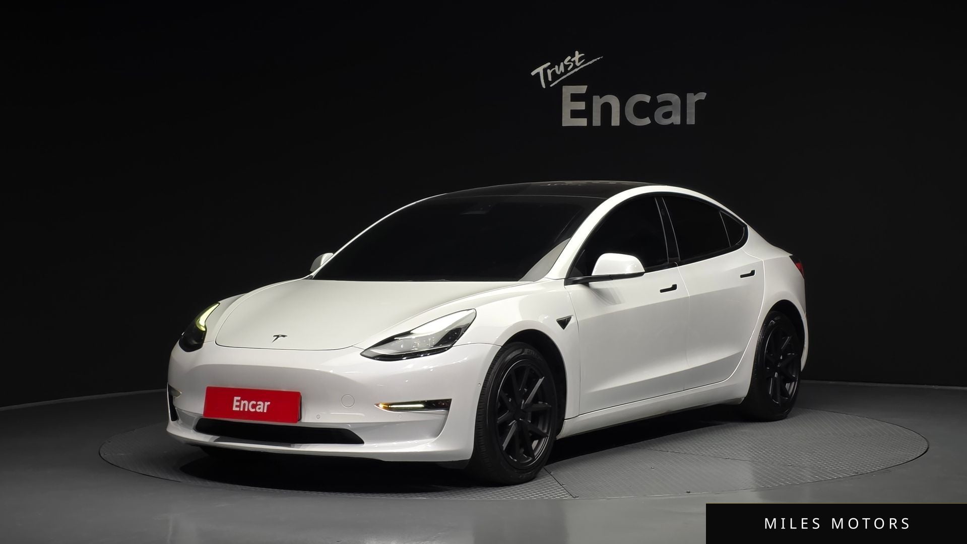 Tesla Model 3 2022 — фото 1 из 12