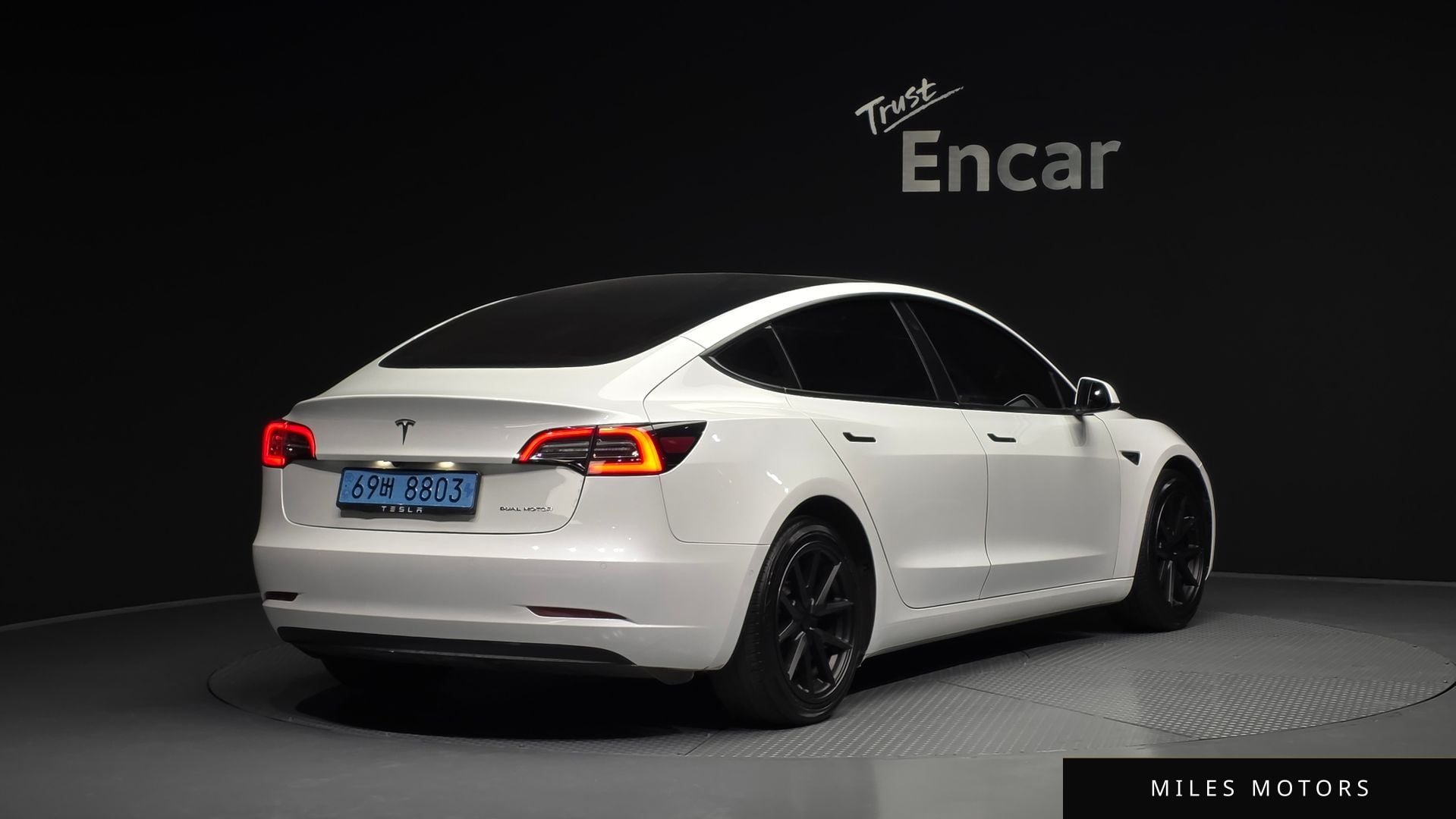 Tesla Model 3 2022 — миниатюра 2
