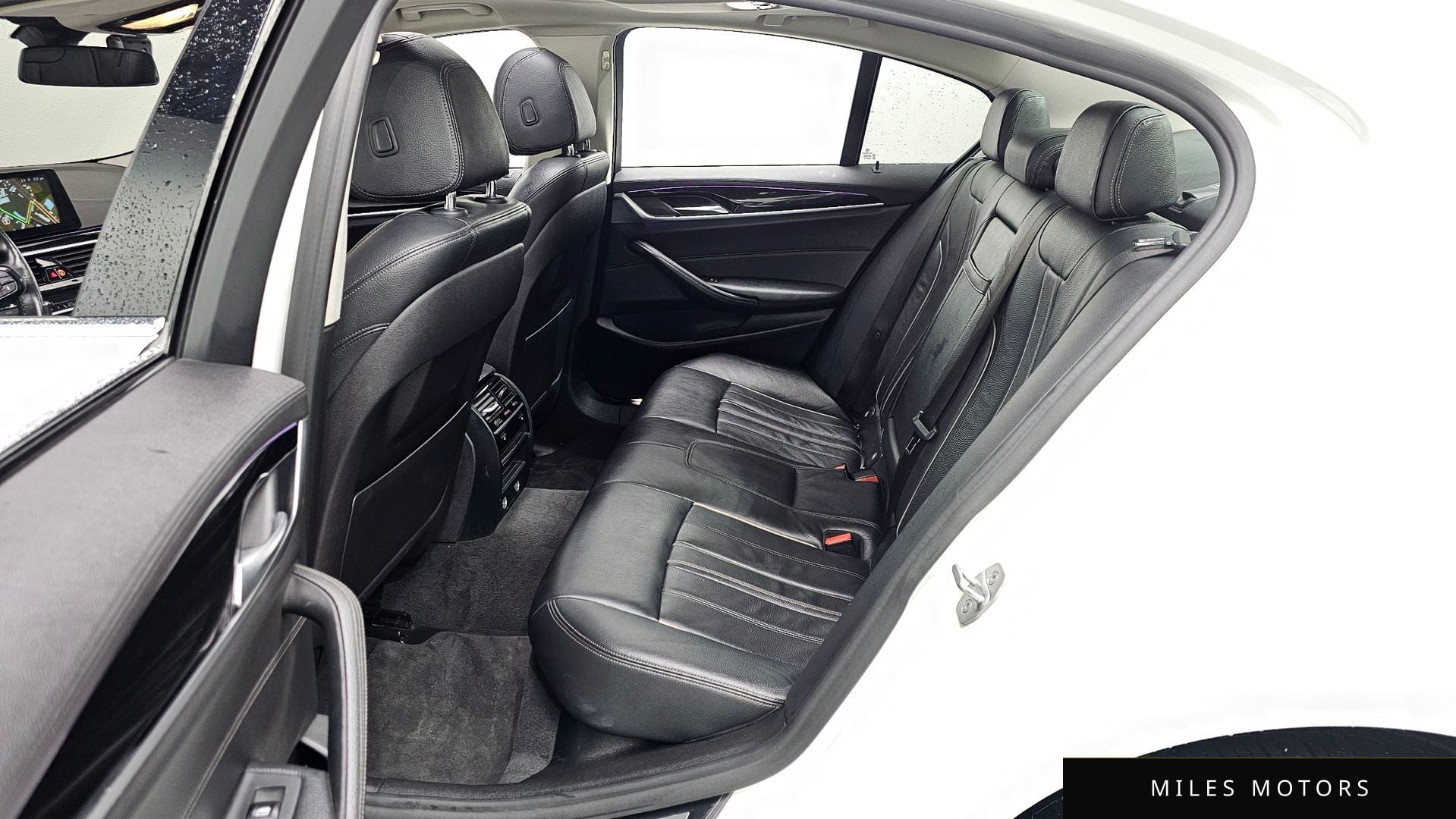 BMW 5 Series (G30) 2018 — миниатюра 12