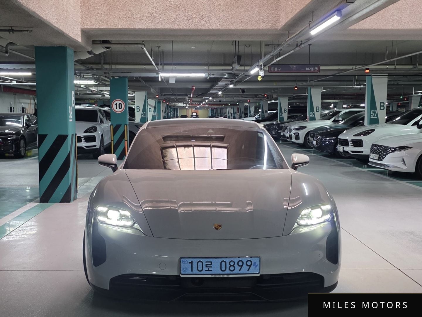 Porsche Taycan 2023 — фото 1 из 10