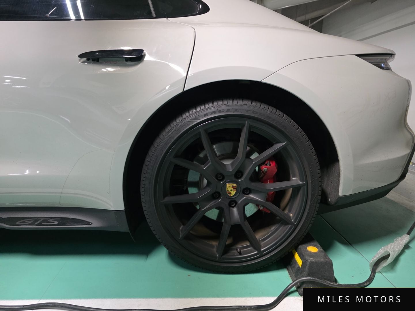 Porsche Taycan 2023 — миниатюра 6