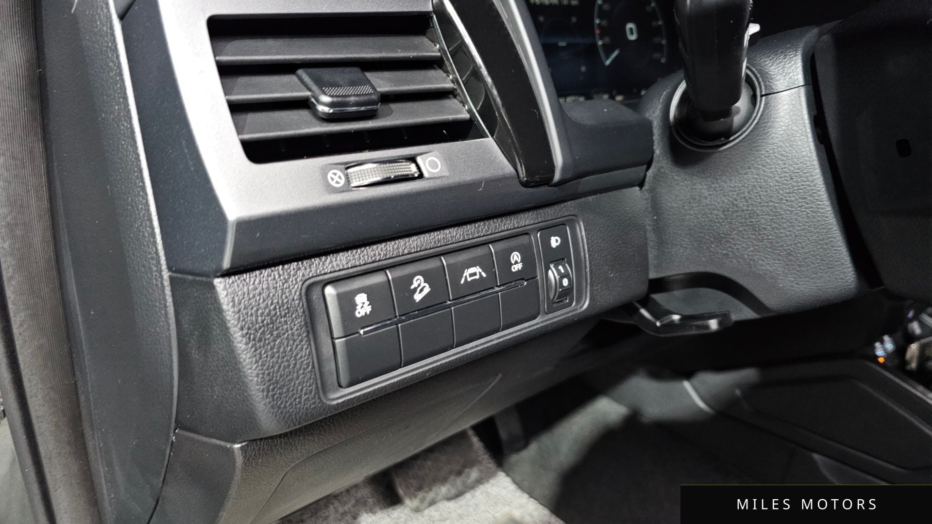 KG Mobility Rexton 2022 — миниатюра 16